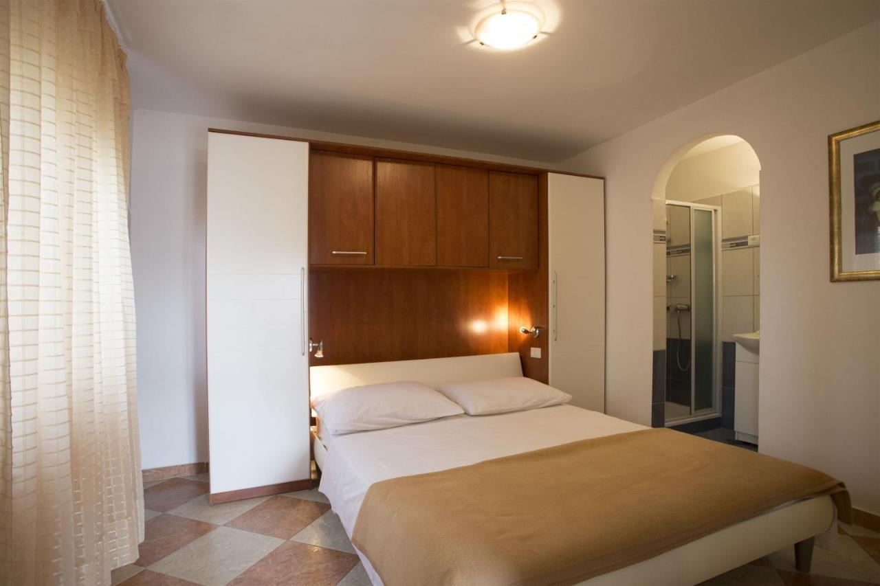 Apartments Gudelj Trogir Exterior foto